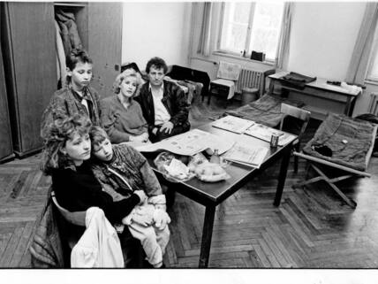 In der Kaserne des Bundesgrenzschutzes in der Möckernstraße – hier ein Bild vom 5. November 1989 – wurden Hunderte DDR-Übersiedler untergebracht.